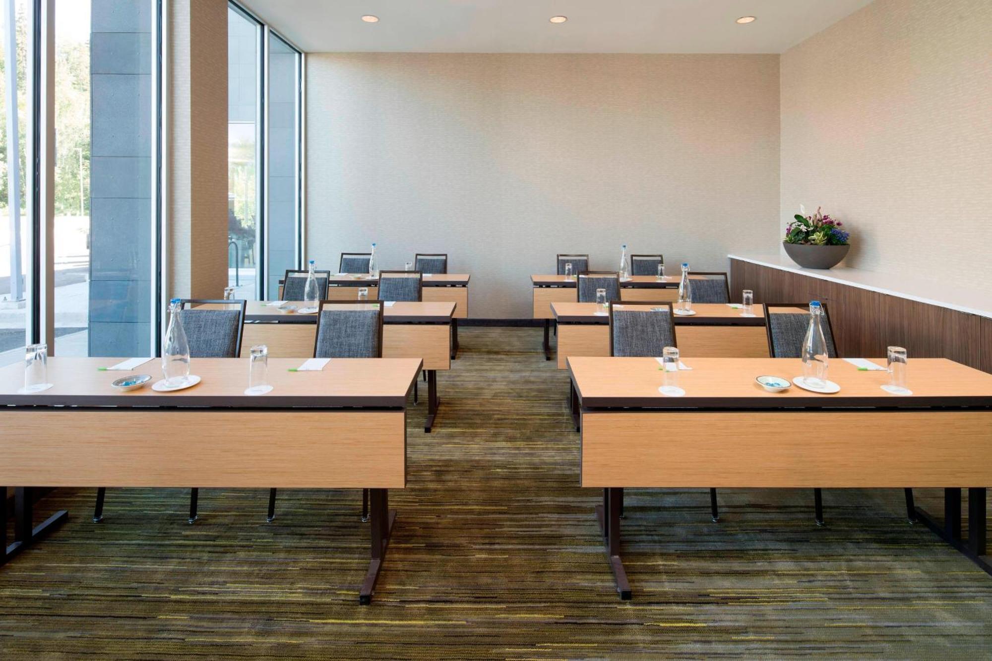 Courtyard By Marriott Prince George Exterior photo
