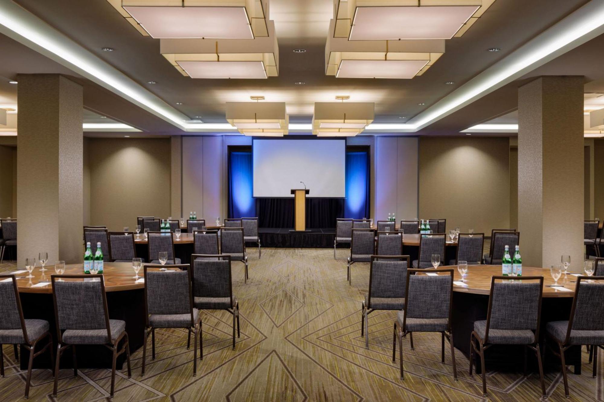 Courtyard By Marriott Prince George Exterior photo