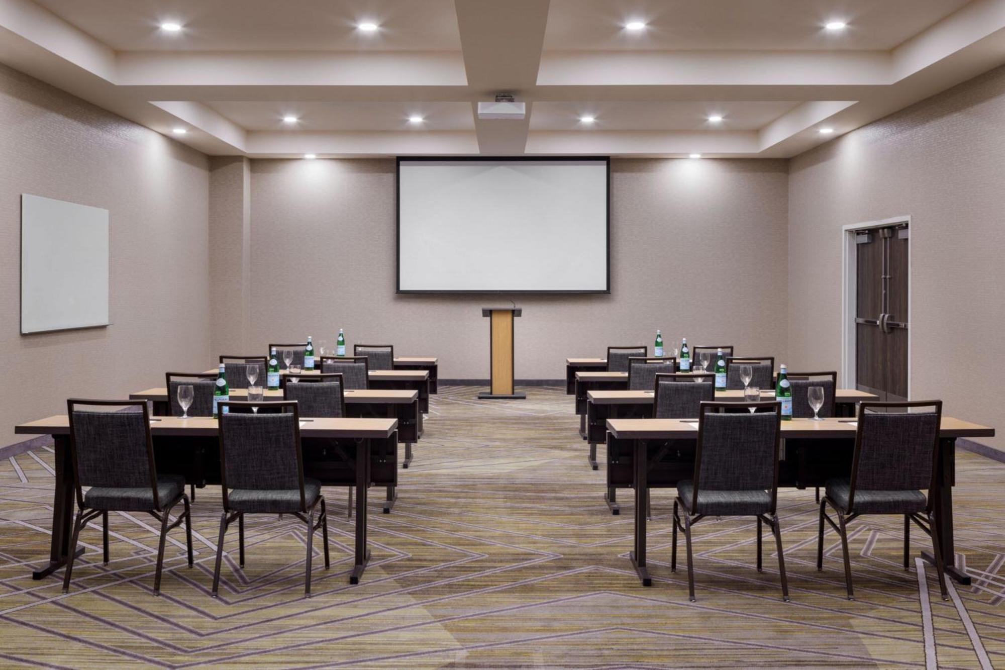 Courtyard By Marriott Prince George Exterior photo