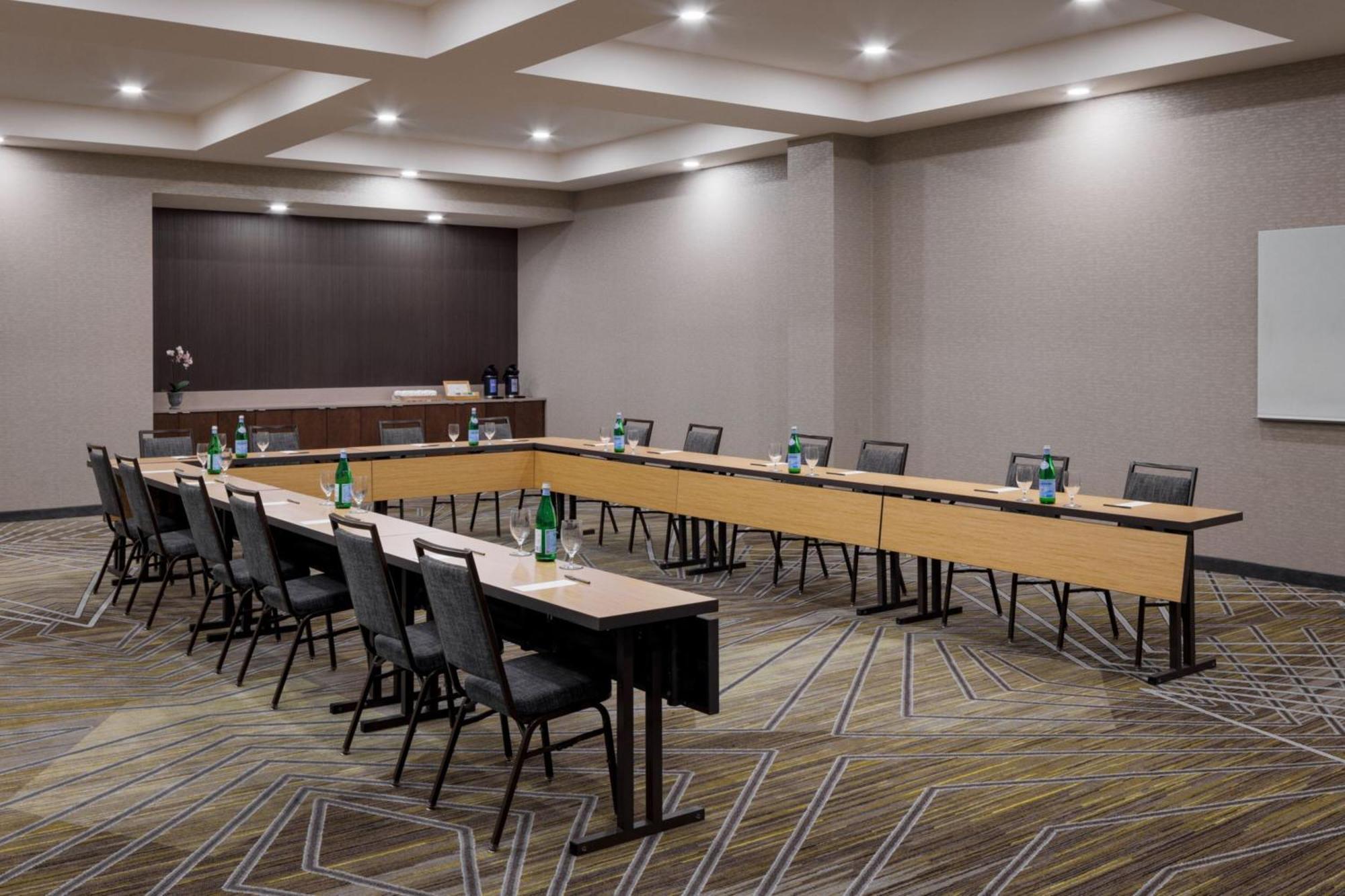 Courtyard By Marriott Prince George Exterior photo