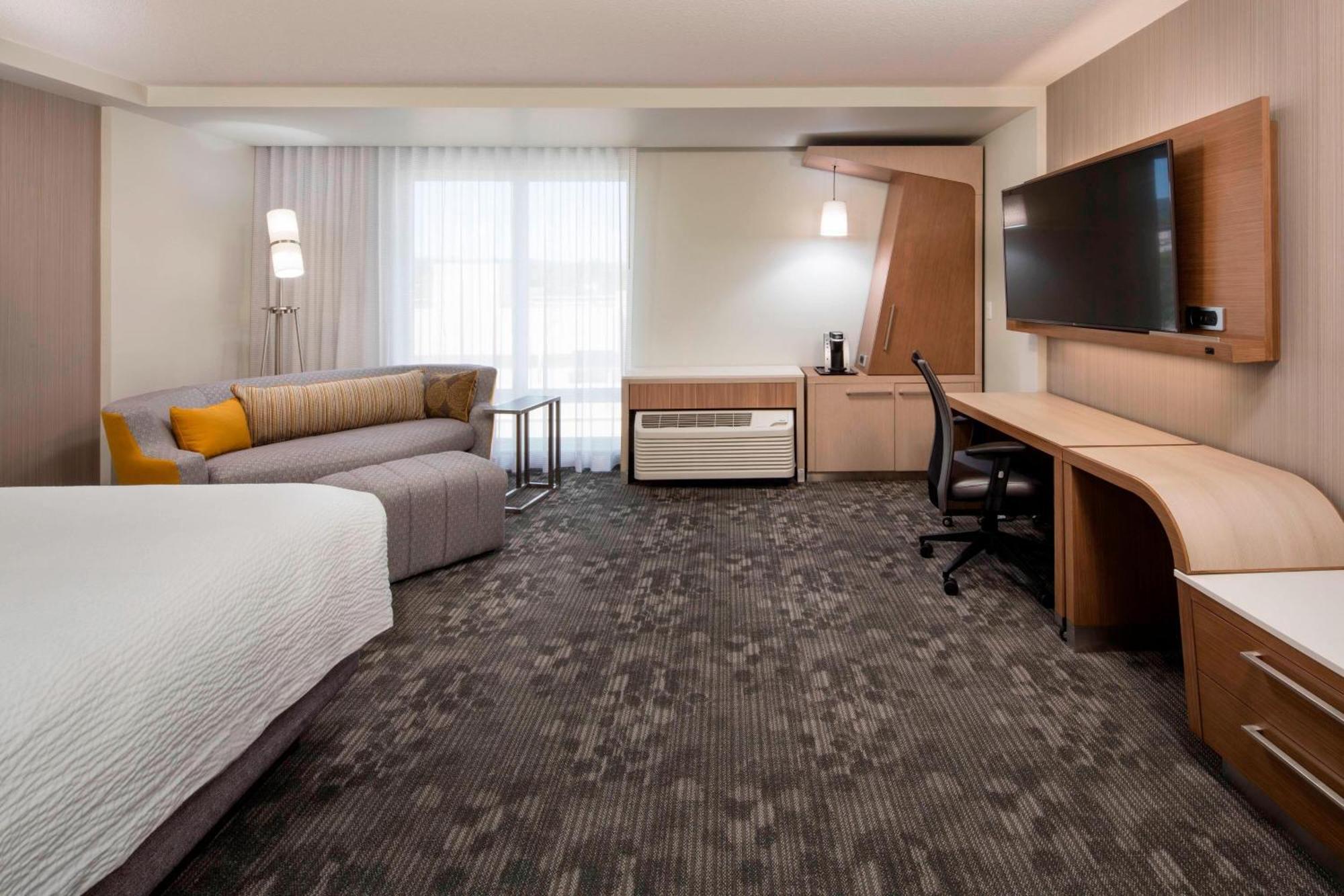Courtyard By Marriott Prince George Exterior photo