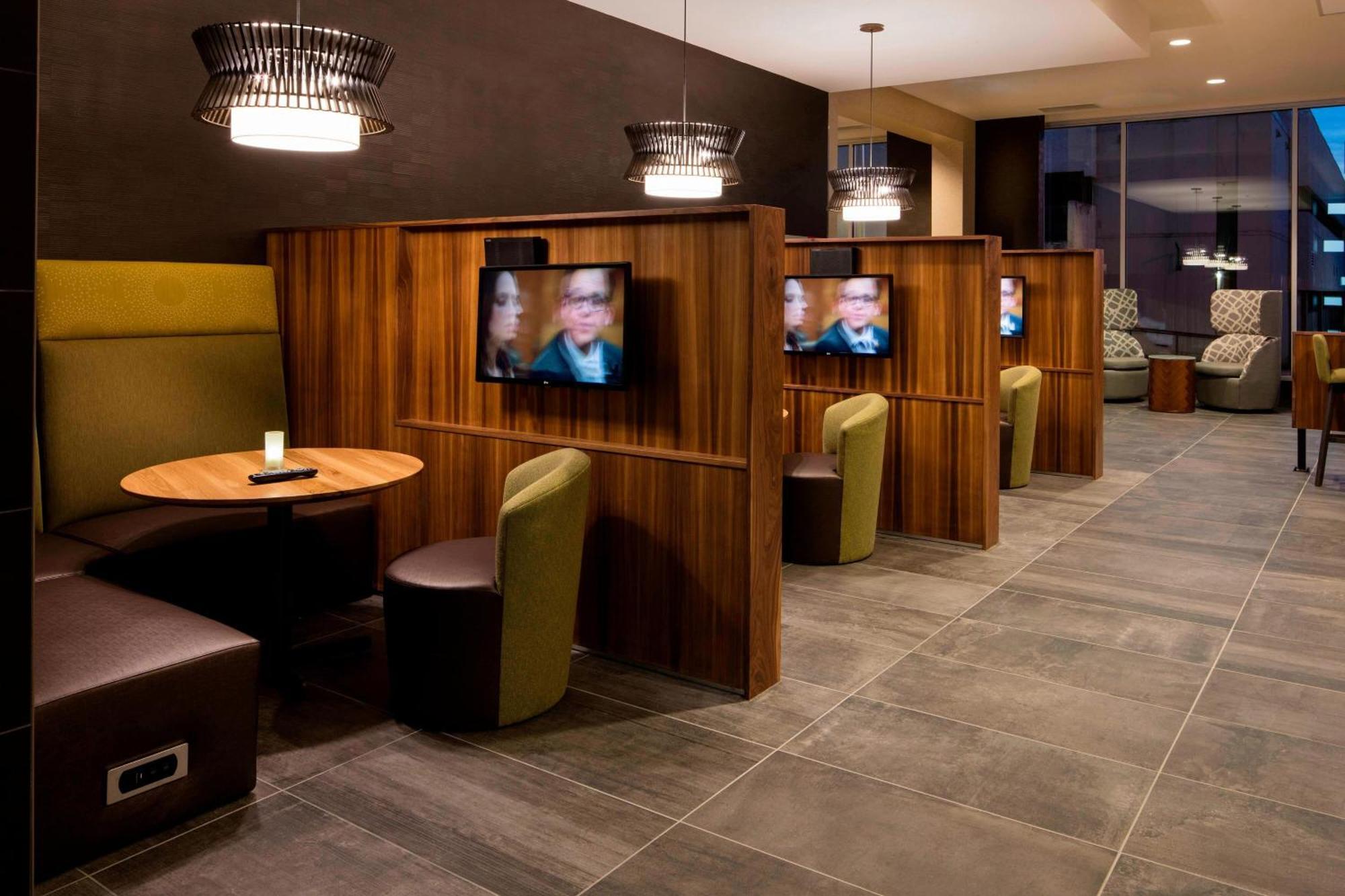 Courtyard By Marriott Prince George Exterior photo