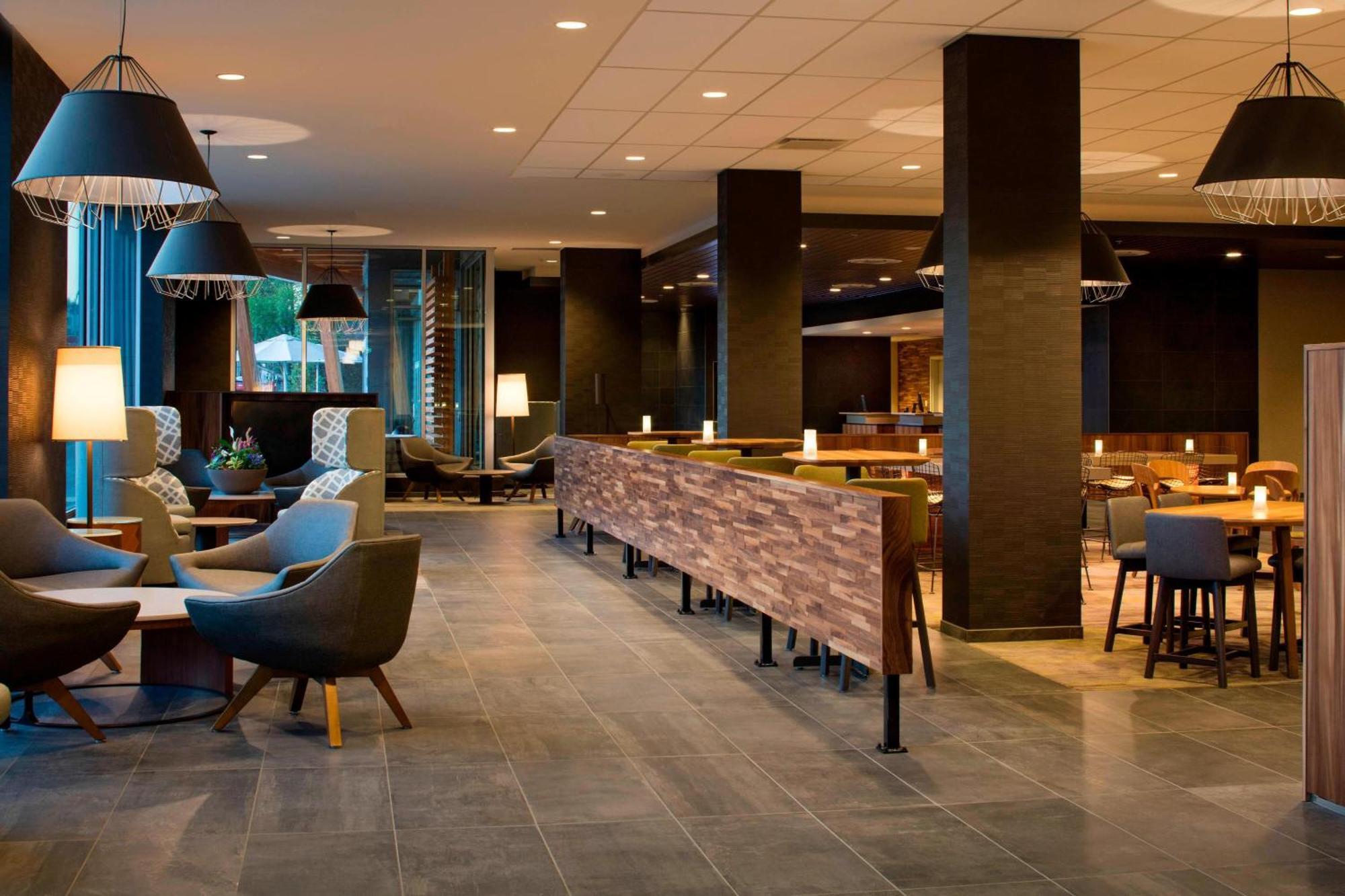 Courtyard By Marriott Prince George Exterior photo